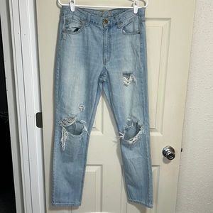 American Eagle vintage hi-rise jeans distressed light washed  Size 10 X-long